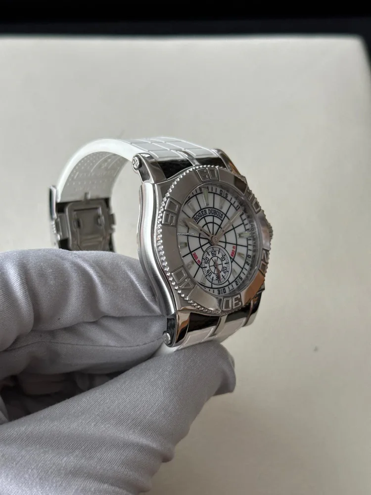 Roger Dubuis Easy Diver 43mm